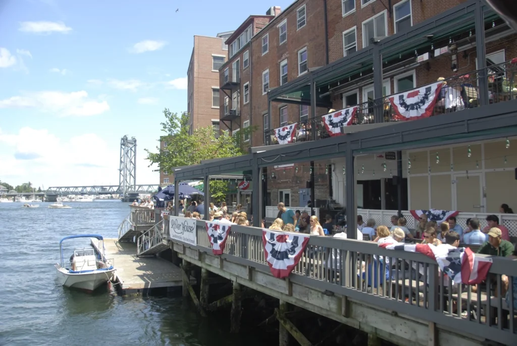 Scenic view of Kittery’s waterfront restaurants and marina where local businesses rely on managed IT for secure, uninterrupted operations.