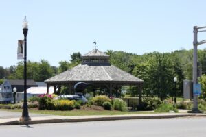 Gazebo and town green in Lincoln, Maine, highlighting the community supported by dependable managed IT services